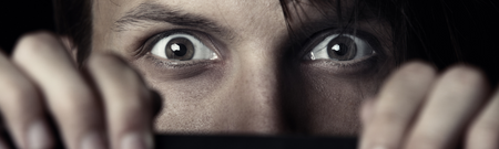 8 thrillers en español para leer en verano