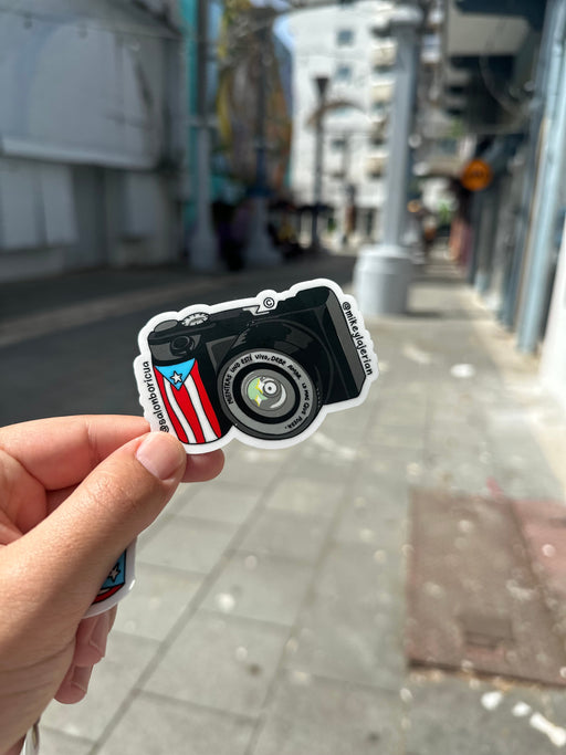 Cámara con Bandera de Puerto Rico (Premium Sticker)-Salón Boricua-Libros787.com