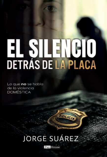El silencio detrás de la placa